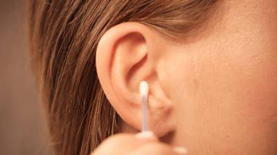 ¿Cómo limpias tus oídos?